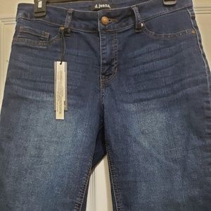 D. Jeans Women's Bermuda Jean Shorts Modern Fit